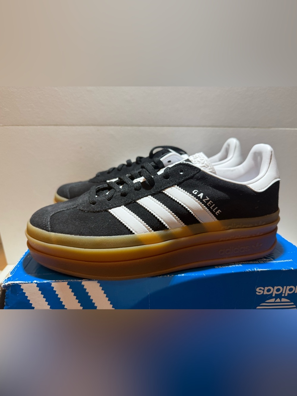 adidas Black and White Men’s Classic Low-Top Sneakers